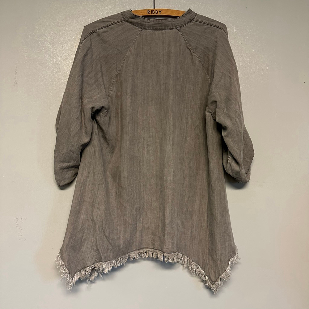 Women's Hester & Orchard Gray Tunic Top with Frayed Hem - Size Large 100% tencel - Picture 7 of 7